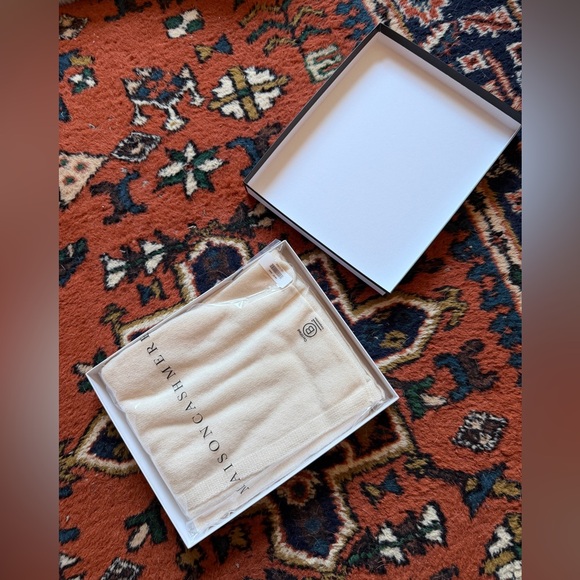 Maison Cashmere Accessories - NWT Maison Cashmere Essential Maxi Scarf